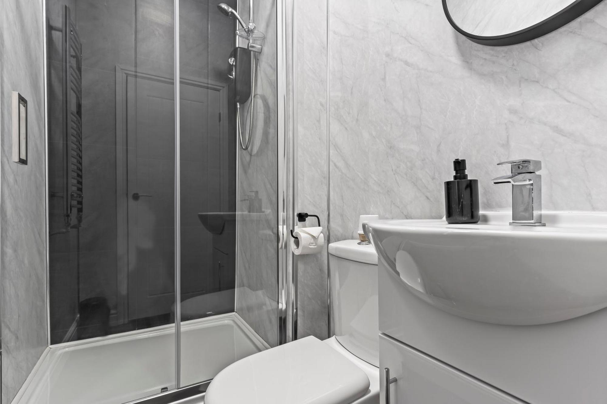 4 Bedroom, 2 Bath In Newcastle Town Centre Экстерьер фото