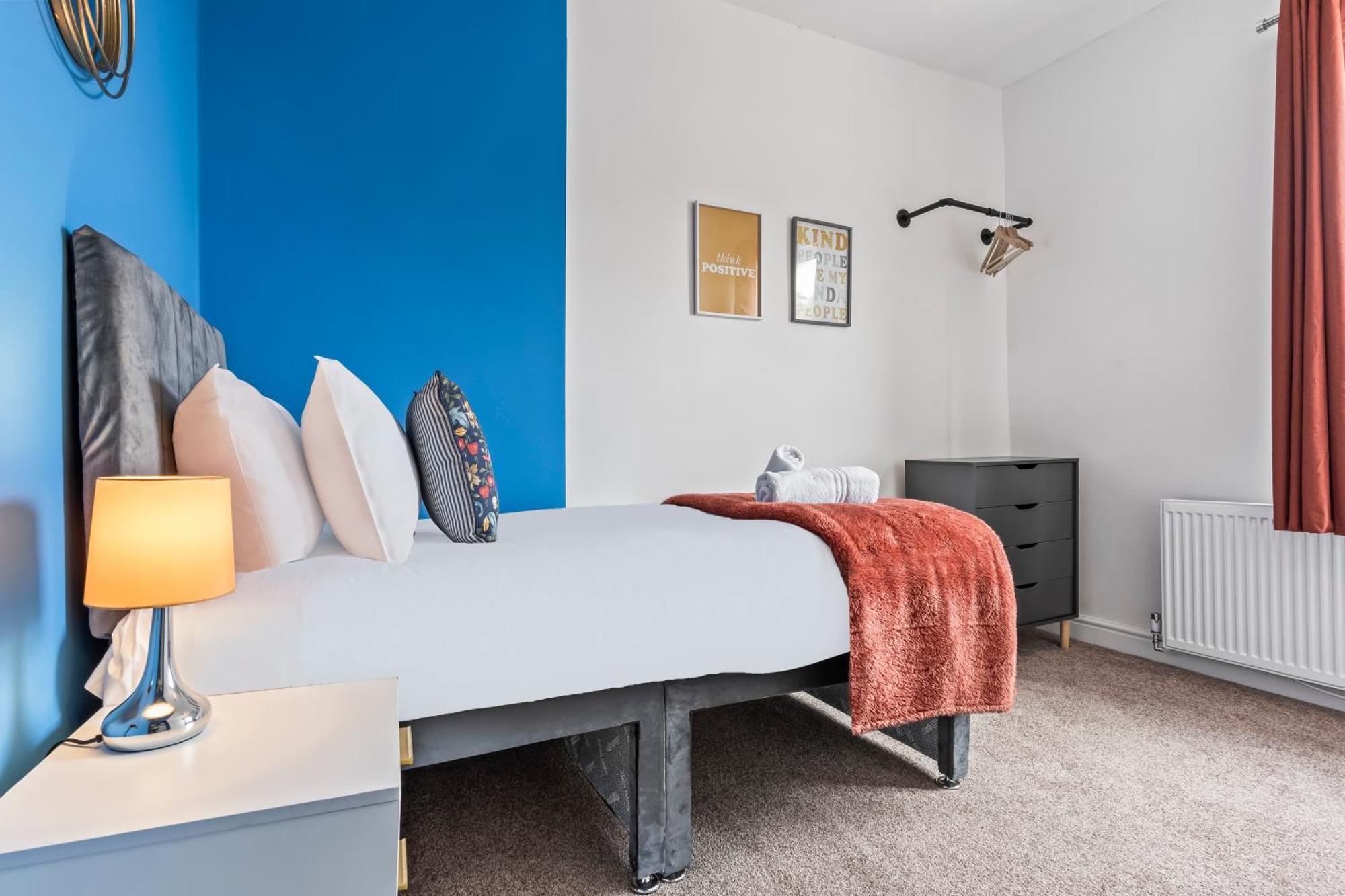 4 Bedroom, 2 Bath In Newcastle Town Centre Экстерьер фото