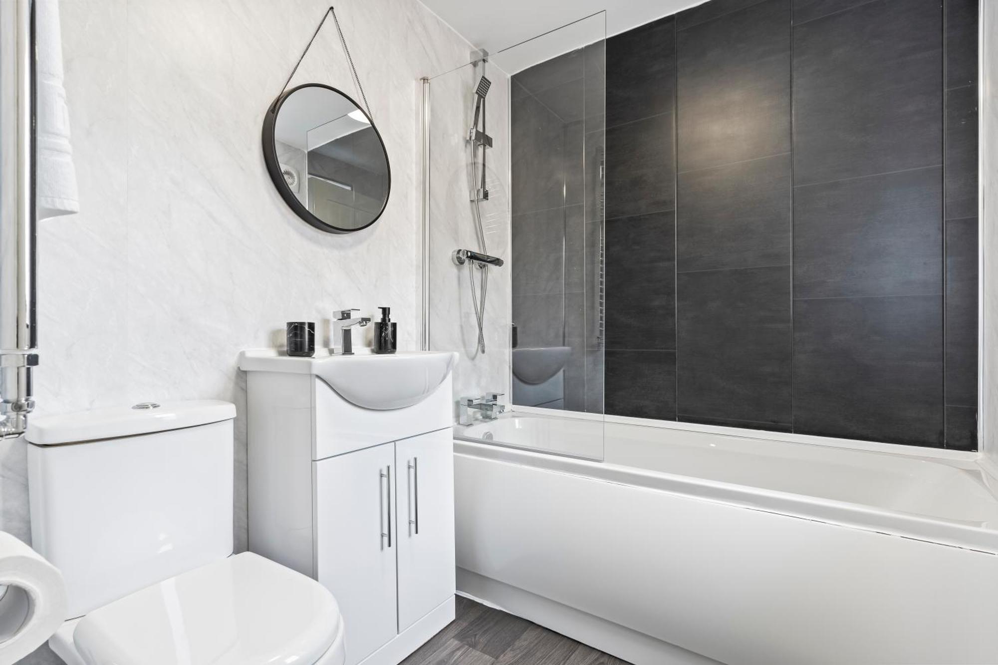 4 Bedroom, 2 Bath In Newcastle Town Centre Экстерьер фото