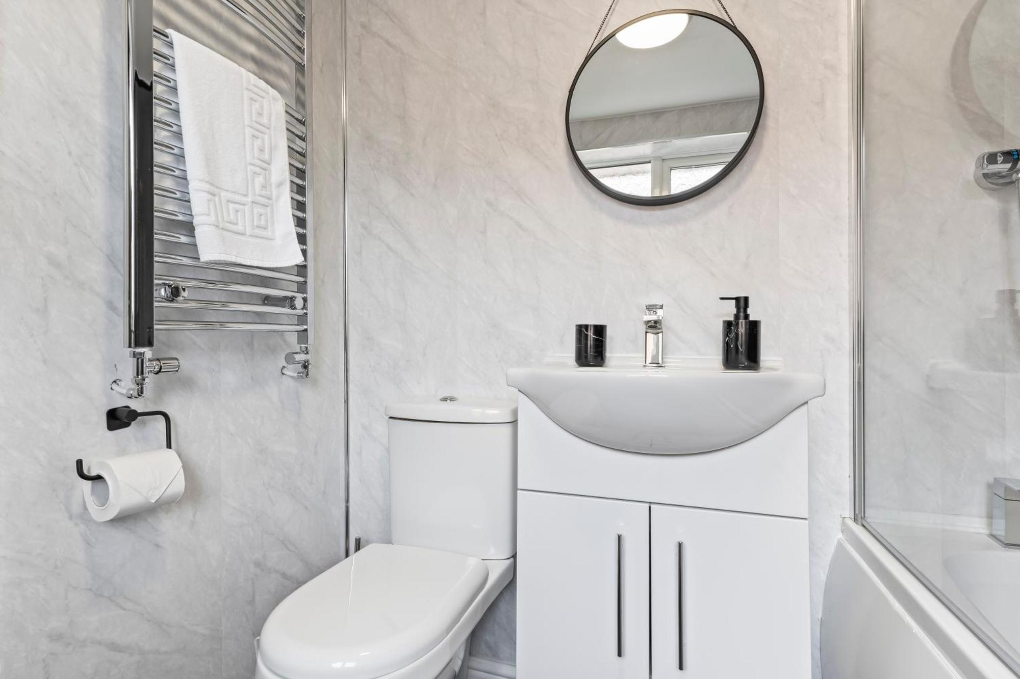 4 Bedroom, 2 Bath In Newcastle Town Centre Экстерьер фото